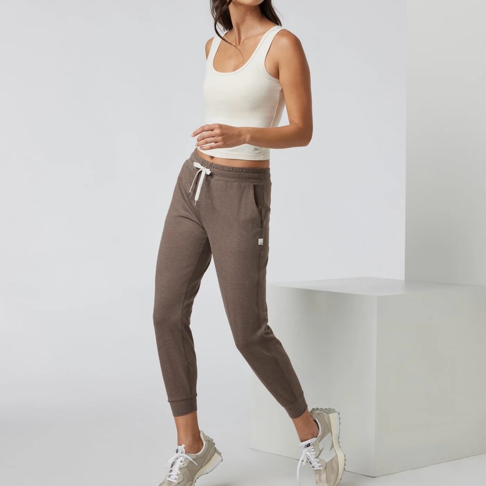 Vuori Brown Jogger Track Pants with Elastic Waistband